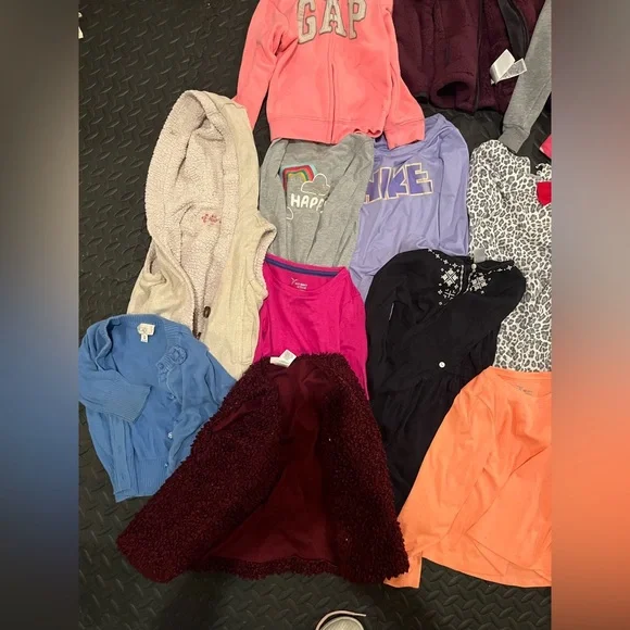 Toddler Girls Size 5T Clothing Bundle 22+ pieces - Picture 6 of 6